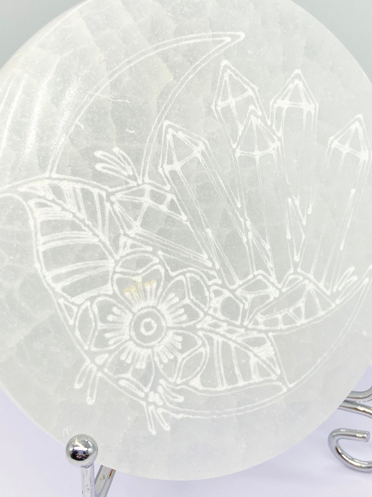 Selenite Satin Spar Etched Moon 🌙 Crystals 💎 & Flowers 💐Charging Plate 10cm