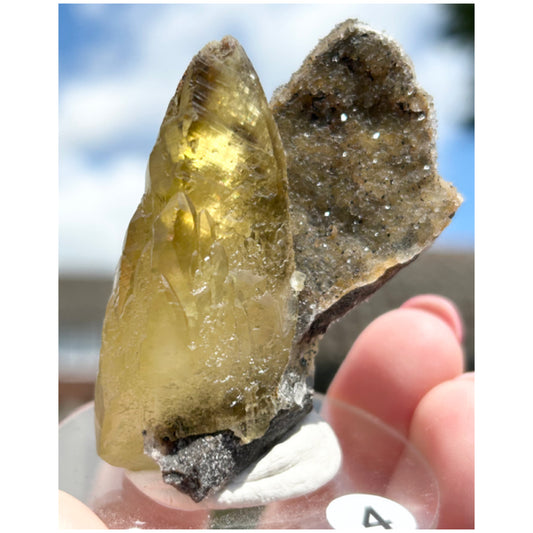 Collectors #4 Heson Mine Single Yellow Optical Calcite Medium Point With Limolite From Heson Mine, La Paz County, Arizona, USA 🇺🇸