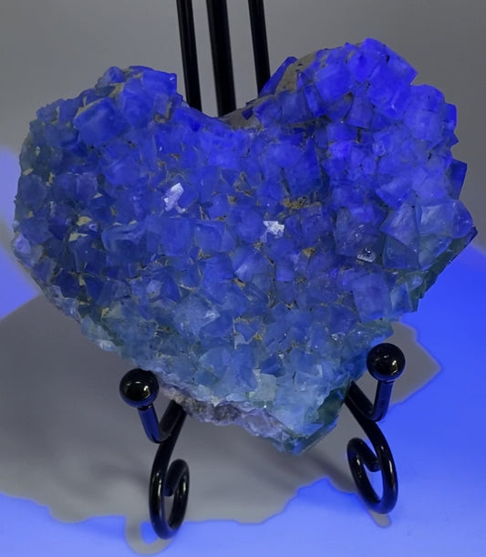 Green Fluorite Small Specimen Naturally Shaped Heart 💚🇲🇬 #1 - UV Reactive