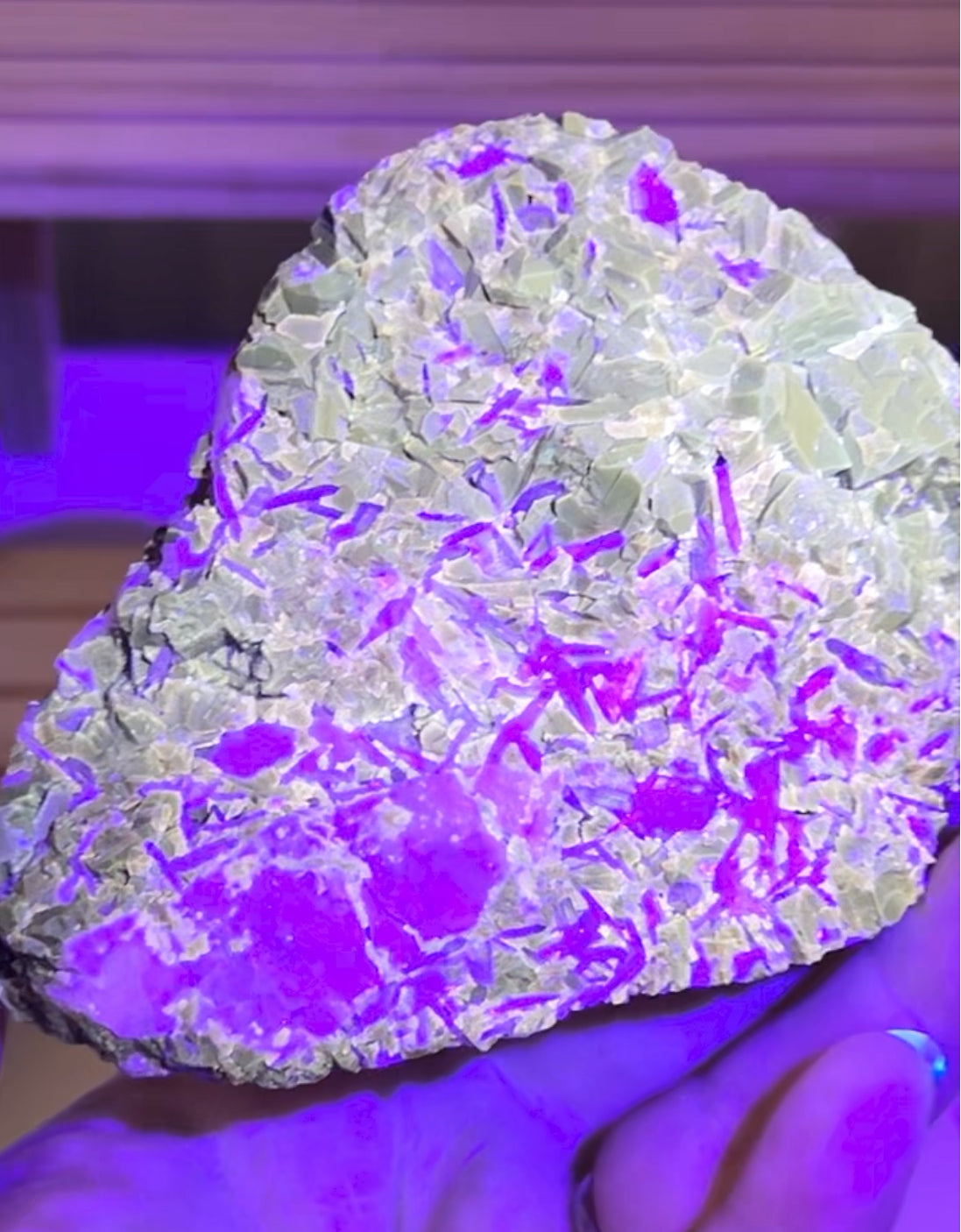 Rootbeer 🍺 Fluorite with Celestite & Calcite (Green UV) from White Rock Quarry, Ohio, USA 🇺🇸 Number 1